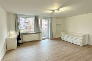 WG: Modisches & charmantes Zimmer in Schwabing mit Balkon