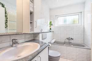 Atrium Bungalow mit Garage * Fernwärme * 2 Bäder – Köln – Vorschaubild 9