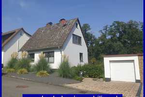 Freistehendes Einfamilienhaus mit Garten und Garage – Kassel (Kreis) – Vorschaubild 1