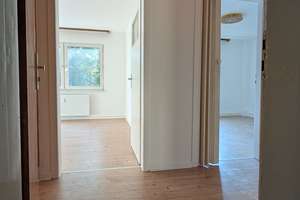 schöne 2,5 Zimmer Wohnung im gepflegten MfH mit Einbauküche