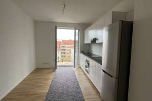 Stilaltbau - moderne 3-Zi. Wohnung mit Wohnküche und großem Balkon - WG geeignet