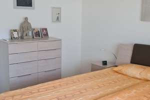 Attraktives Mehrfamilienhaus mit zwei Wohneinheiten und Garagen – Die vollständige Adresse der Immobilie erhältst du vom Anbieter., 94538 Fürstenstein – Vorschaubild 9