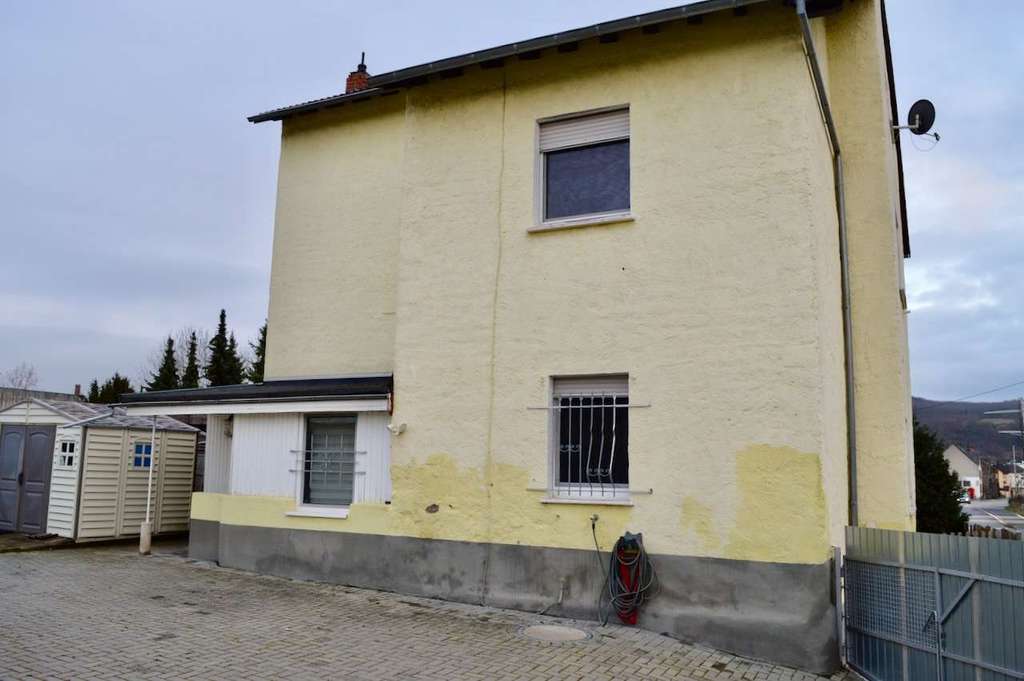 Immobilie in Kruft - Zuhause mit Zukunft – Freistehendes Ein- bis Zweifamilienhaus mit Potenzial und Charakter - Bild 2