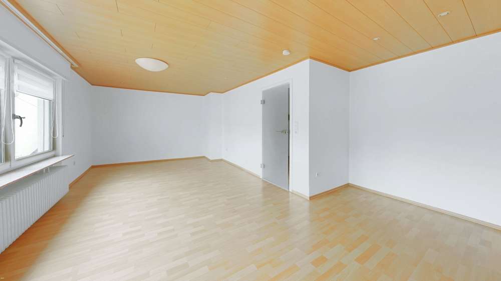 Immobilie in Steinwenden - 3-Familienhaus mit Garage, Terrasse und Eingang von zwei Seiten - kurzfristig bezugsfertig - Bild 3