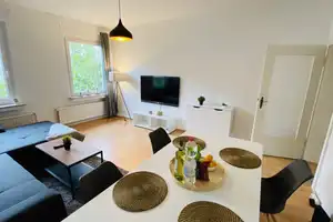 *City Apartment* 2 Zimmer-Apartment Möbliert All-In* – Düsseldorf – Vorschaubild 1