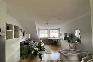  Dachgeschosswohnung zur Untermiete Juli-September 2026