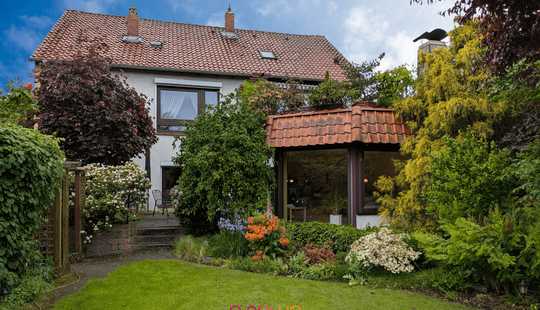 Bild von Großzügiges Einfamilienhaus/Generationenhaus mit großem Parkgrundstück in Rühme