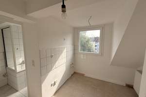 Frisch renovierte 3-Zimmer-Dachgeschosswohnung - Erstbezug nach Renovierung – Blumenthalstr. 4, 45138 Südostviertel, Essen – Vorschaubild 9