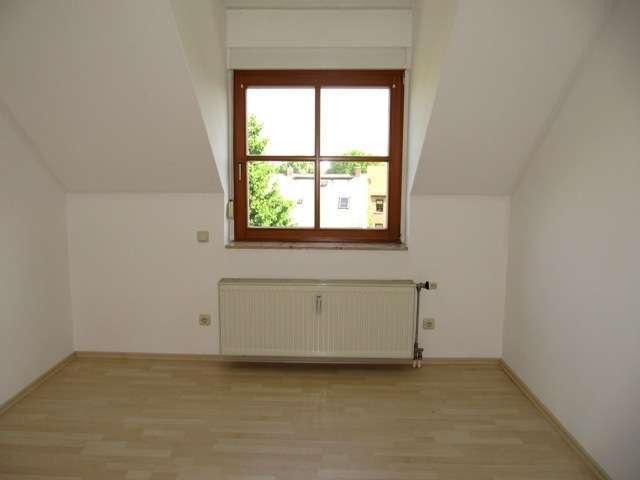 Immobilie in Leuna - 6,1 % Brutto-Rendite I Balkon I Einbauküche I Tageslichtbad I PKW-Stellplatz I 48 m² Dachspeicher - Bild 0