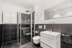 Townhouse mit Kamin & zwei Sonnenterrassen- stilvoll wohnen nahe Hamburg – Die vollständige Adresse der Immobilie erhältst du vom Anbieter., 22848 Norderstedt – Vorschaubild 18