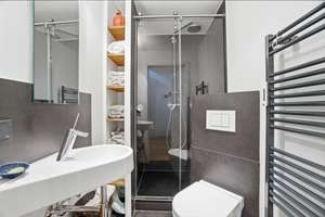 Elegant am Zoopark: modernisierte 5,5-Zi.-Whg., 2 Bäder, großer Balkon, Aufzug – Die vollständige Adresse der Immobilie erhältst du vom Anbieter., 40239 Düsseltal, Düsseldorf – Vorschaubild 12