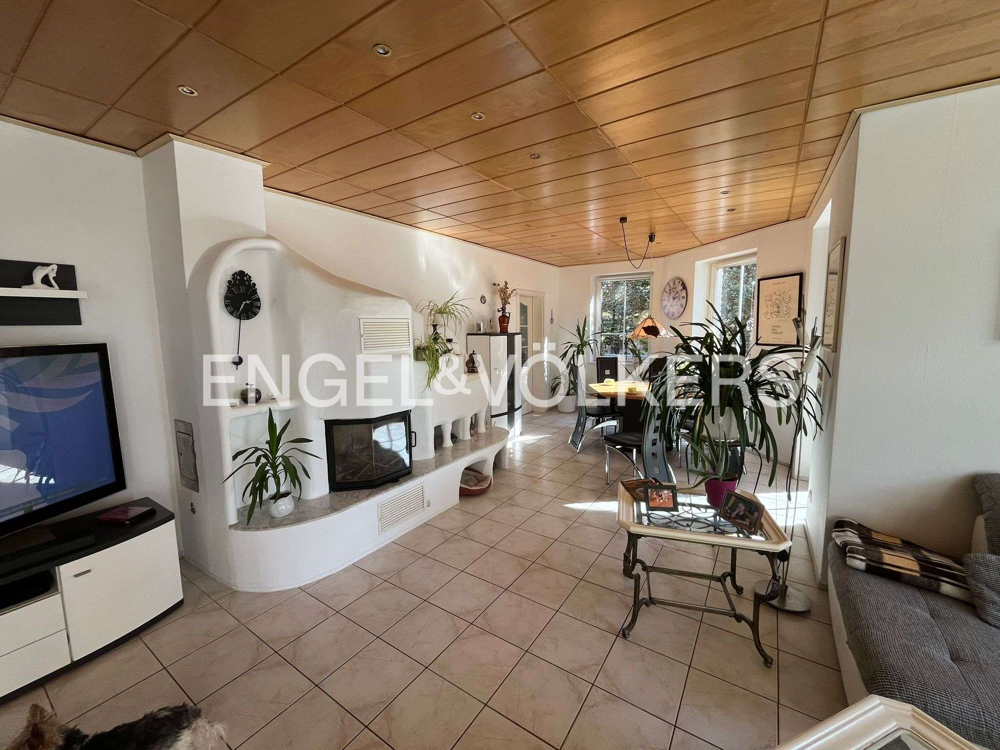 Immobilie in Dobin am See - Romantisches Dreigiebelhaus am See –                 Komfort und Ruhe in idyllischer Lage - Bild 0