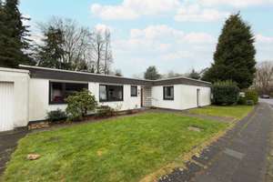Wohnen, Anbauen, Aufstocken, Neubauen:
Freistehender Bungalow auf 1.225 m² Grundstück