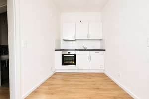Modernisierte 1-Zimmer-Erdgeschosswohnung mit neuer Einbauküche und modernem Badezimmer – Reeperbahn 9, 24143 Gaarden-Ost, Kiel – Vorschaubild 4