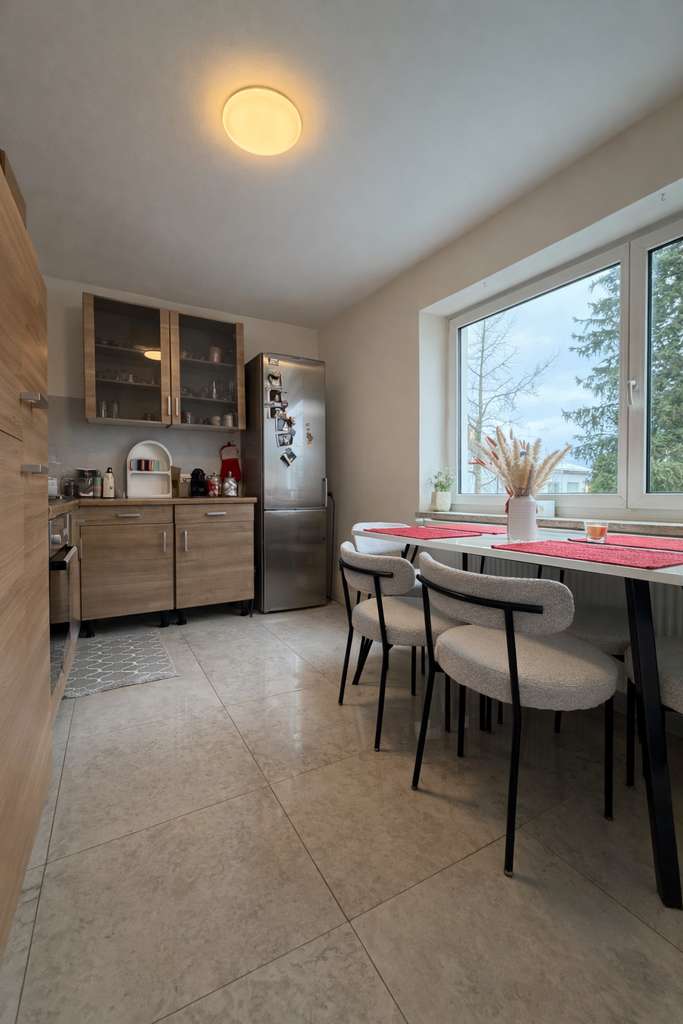 Immobilie in Gersthofen - MODERNISIERTE 3-ZIMMERWOHNUNG MIT EINBAUKÜCHE IN TRAUMHAFTER LAGE - Bild 2