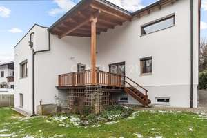 -Reserviert- Sofort bezugsfertig! Modernisiertes Zweifamilienhaus mit Dachterrasse und großem Garten – Die vollständige Adresse der Immobilie erhältst du vom Anbieter., 94036 Neustift, Passau – Vorschaubild 3