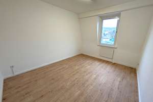 Helle 4-Zimmer-Dachgeschosswohnung mit hohen Decken - gut angebunden & zentral in Sonnborn – Sonnborner Str. 42, 42327 Elberfeld West, Wuppertal – Vorschaubild 5