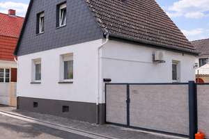 Einfamilienhaus mit großem Garten und Nebengebäude – Die vollständige Adresse der Immobilie erhältst du vom Anbieter., 68649 Groß-Rohrheim – Vorschaubild 2