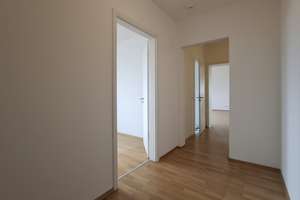 3 Zimmer, moderne Küche, Bad und atemberaubender Blick über Bad Nauheim auf 95m² in 1A Lage, barr – Ernst-Ludwig-Ring 2, 61231 Bad Nauheim – Vorschaubild 9