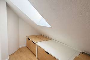 Wohnen mit Flair am Englischen Garten – 2,5 Zimmer-Galerie-Dachgeschoss-Wohnung mit Dachterrasse – Kunigundenstraße XXX, 80802 Münchner Freiheit, München – Vorschaubild 19