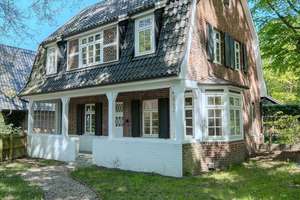 Kernsanierte Landhaus Villa direkt am Naturschutzgebiet