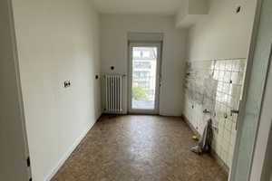 Attraktive 4-Zimmerwohnung mit Balkon in zentraler,ruhiger Lage! WG geeignet! – Klosterstr. XX, 40211 Düsseldorf – Vorschaubild 10