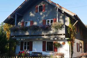Wunderschönes Einfamilienhaus mit 5 Zimmern in Langerringen – Schützenstr 3, 86853 Langerringen – Vorschaubild 1