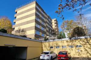 "Gepflegte 1-Zi.-Wohnung mit Aufzug, Balkon u. Stellplatz am grünen Stadtrand von Stuttgart-Botnang"