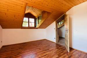 Ein Idyll im Grünen: Ihr neues Zuhause mit Einliegerwohnung – Die vollständige Adresse der Immobilie erhältst du vom Anbieter., 94336 Windberg – Vorschaubild 17
