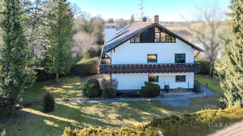 Immobilie in Straßlach-Dingharting - Großzügige Doppelhaushälfte mit Garten und viel Privatsphäre - Bild 0