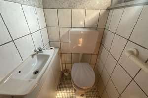 Gemütliches Haus mit Potenzial – Die vollständige Adresse der Immobilie erhältst du vom Anbieter., 47259 Hüttenheim, Duisburg – Vorschaubild 2