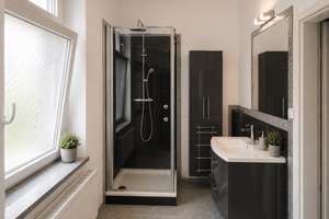 Stilvolle 3-Zimmer-Maisonette im EG & 1. OG – Denkmalgeschützt mit Garten und Einbauküche – Die vollständige Adresse der Immobilie erhältst du vom Anbieter., 44892 Langendreer/Alter Bahnhof, Bochum – Vorschaubild 8