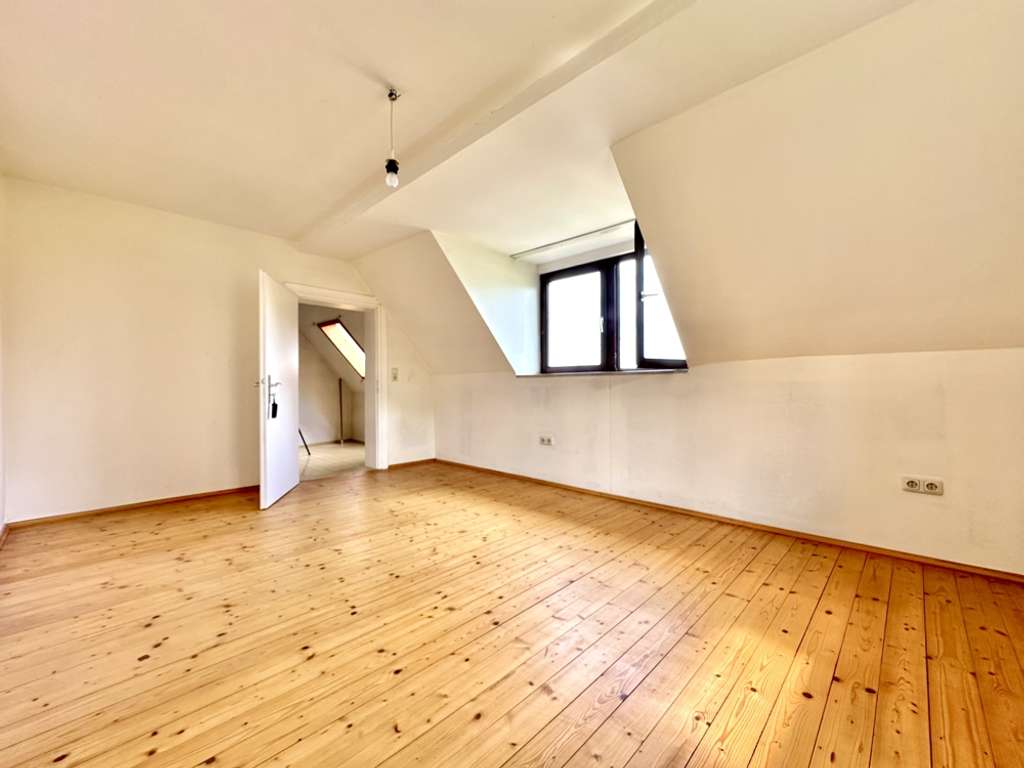 Immobilie in Heinersreuth - Charmantes Einfamilienhaus mit Garten, Scheune in beliebter Lage! Sofort frei! - Bild 3