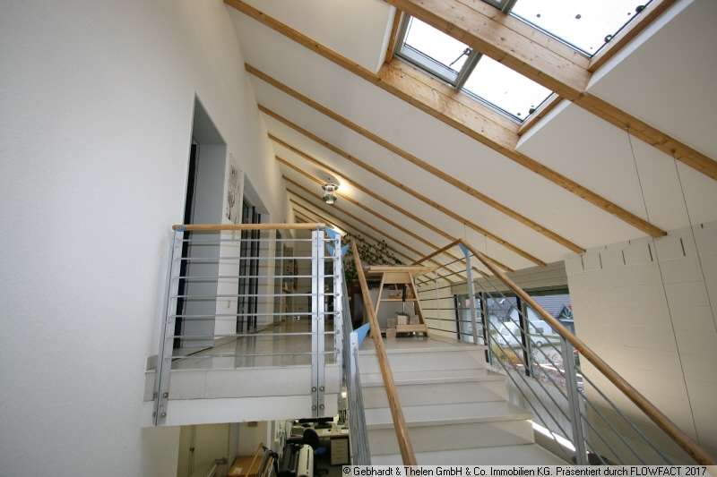 Immobilie in Grabfeld - Vielseitiges Haus mit Potenzial in ruhiger Lage von Jüchsen - Bild 0