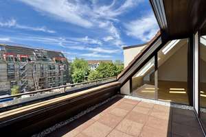 Lichtdurchflutete  Dachgeschoss-Maisonette-Galerie-Wohnung mit 5 Zimmer, Loggia, 3 Bäder und Kamin – Robert-Stolz-Str. 15, 40470 Mörsenbroich, Düsseldorf – Vorschaubild 8