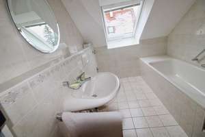 Exklusive 3-Zimmer-Dachterrassenwohnung in ruhiger und schöner Lage von Augsburg-Lechhausen – Die vollständige Adresse der Immobilie erhältst du vom Anbieter., 86167 Lechhausen-Ost, Augsburg – Vorschaubild 3