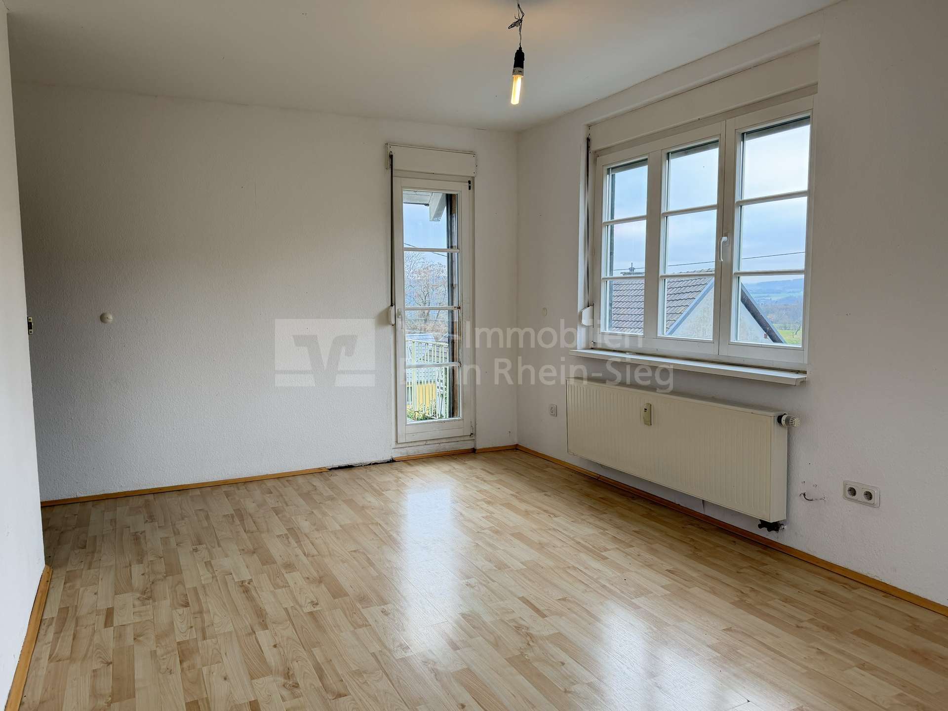 Immobilie in Windeck - Ein- bis Zweifamilienhaus mit unterschiedlichen Baustilen in Höhenlage von Windeck - Rosbach - Bild 5