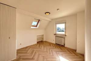 Dyk-Lage: Helle 4-Zimmer-Wohnung mit Galerie und großem Balkon zum Garten – Die vollständige Adresse der Immobilie erhältst du vom Anbieter., 47803 Inrath/Kliedbruch, Krefeld – Vorschaubild 14