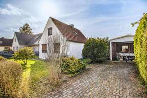 Modernisierte Doppelhaushälfte mit Garage und großem Grundstück in Top-Lage von Burg-Grambke – Die vollständige Adresse der Immobilie erhältst du vom Anbieter., 28719 Burg-Grambke, Bremen – Vorschaubild 2