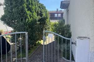 1-2 Familien Wohnhaus mit Gestaltungs- und Ausbaumöglichkeiten für Eigennutzer oder Kapitalanleger – Die vollständige Adresse der Immobilie erhältst du vom Anbieter., 76187 Knielingen, Karlsruhe – Vorschaubild 2