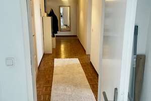 Großzügige, 3 ZKB DG- Altbauwohnung mit Einbauküche in beliebter Wohngegen, mitten in Wiesbaden – Goebenstraße 4, 65195 Westend / Bleichstraße, Wiesbaden – Vorschaubild 2