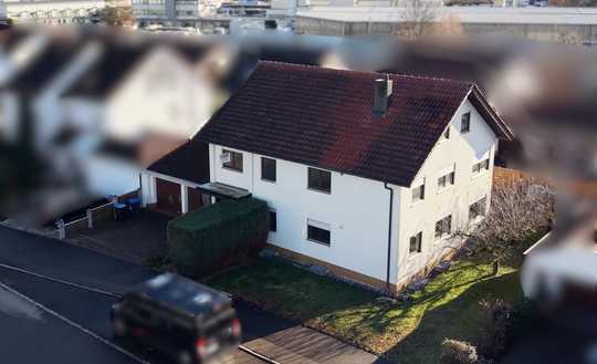 Top Wohnlage in Metzingen, Zweifamilienhaus und mehr mit Doppelgarage und Garten