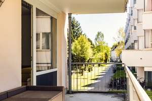 Attraktive 4-Zimmer-Wohnung mit Balkon, TG-Stellplatz & Aufzug – Die vollständige Adresse der Immobilie erhältst du vom Anbieter., 81925 Oberföhring, München – Vorschaubild 3