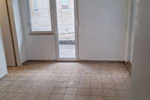 Frischer Wind in Zeilsheim: Sanierte 2-Zimmer-Wohnung mit Freisitz