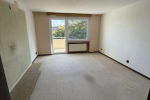 Perfekt aufgeteilte, zentral gelegene 3 1/2 Raum-Wohnung mit Balkon und Einzelgarage – 45138 Huttrop, Essen – Vorschaubild 3