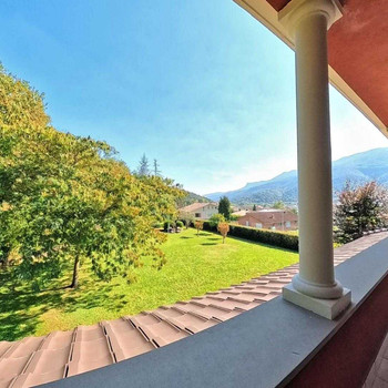 Freistehende Villa von 500 m2 auf einem 1.500 m2 großen Grundstück in La Garrotxa
