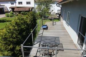 Gepflegte 3-Zimmer-Wohnung mit Einbauküche und Terrasse zu vermieten. – Gstadt 1a, 91757 Treuchtlingen – Vorschaubild 1