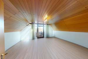 Helle 2-Zimmerwohnung mit Balkon in ruhiger Lage von Urloffen