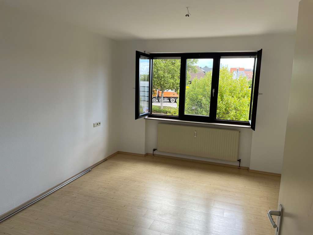 Immobilie in Asperg - Zentral gelegene 2-Zimmer-Wohnung mit TG-Doppelparkerstellplatz am Bahnhof Asperg - Bild 4