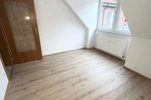 Schicke 4-Raumwohnung am Burgsee mit Einbauküche, 2 Bädern, Balkon und Tiefgaragenstellplatz...!!! – Mecklenburgstr. 101, 19053 Feldstadt, Schwerin – Vorschaubild 5
